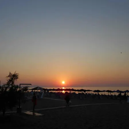 Gold Apartments Platanias Esterno foto